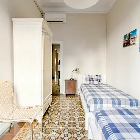 Apartman Placa Universitat *