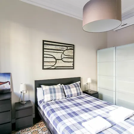 Placa Universitat Appartement