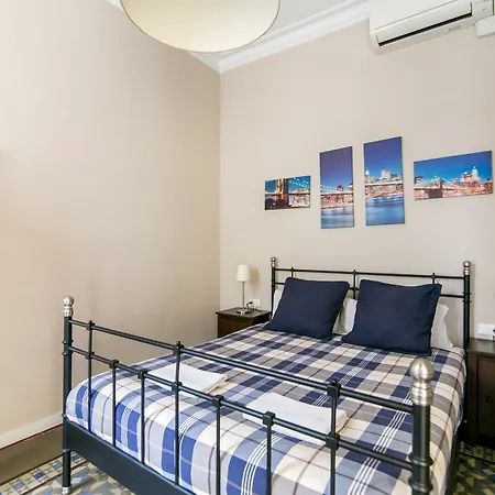 Placa Universitat Appartement